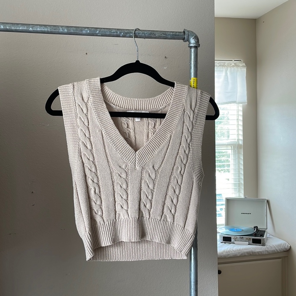 CROPPED SWEATER VEST